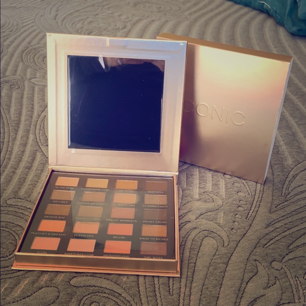 Iconic day to slay eyeshadow palette